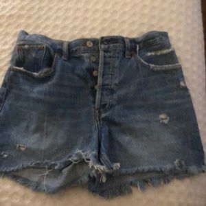 Abercrombie & Fitch high rise 4” shorts